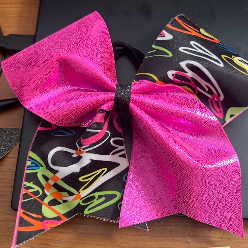 Cheer bow.